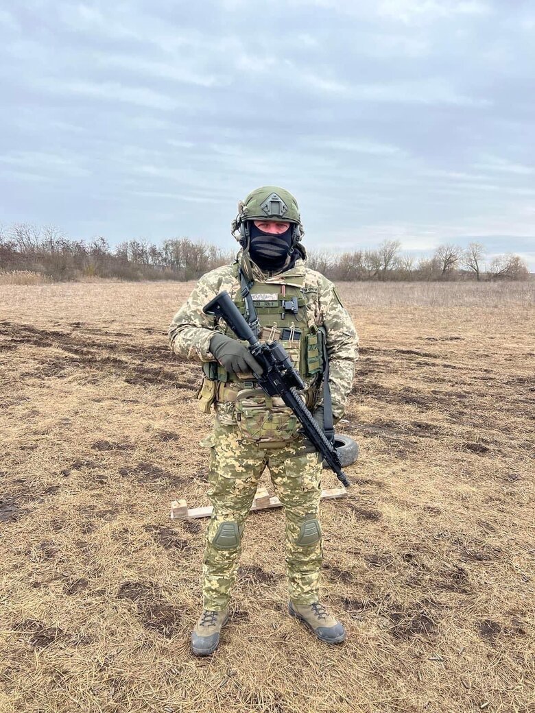 Піхотинець Ігор Смаглюк: Чекати, що все зупиниться, і не готуватись, не будувати свої оборонні заводи – це злочин 05