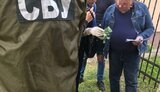 На Буковині під час одержання 700 євро хабара за вплив на рішення судді затримано адвоката, - прокуратура. ФОТО