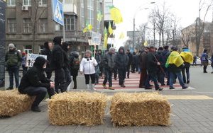 Ukrainian farmers announce indefinite protest against land market opening. VIDEO&PHOTOS