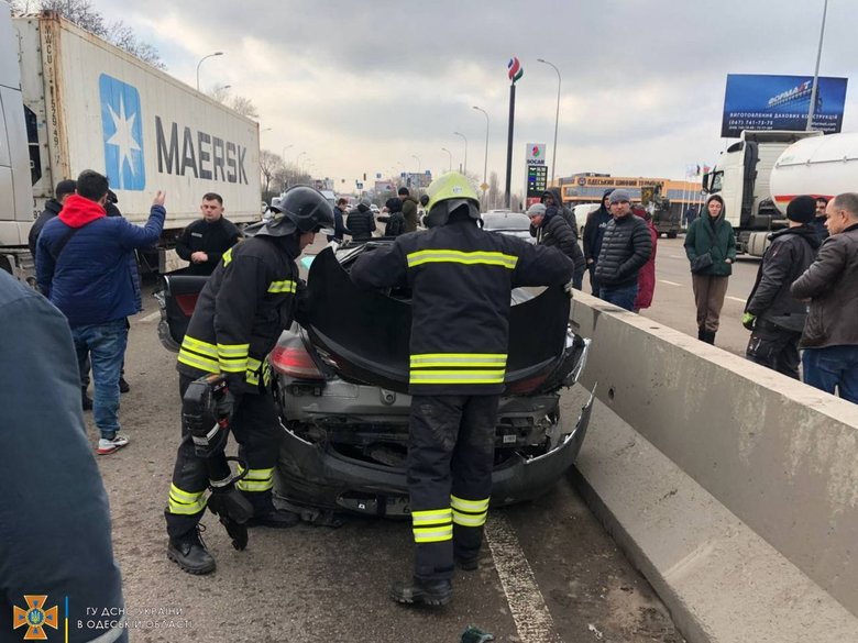 Жена украинского футболиста Данченко погибла в аварии в Одессе 02