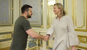 Zelenskyy discusses support for Ukraine with Dutch Defense Minister Ollongren. PHOTO