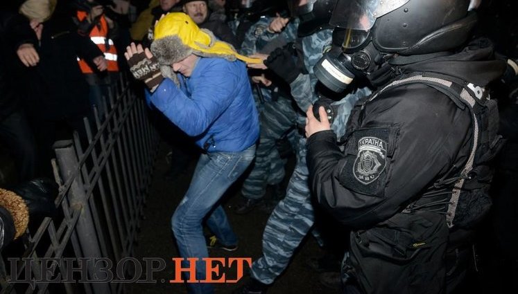 Спасибо Виктору Януковичу, или заметки из-под стен Святошинского РОВД