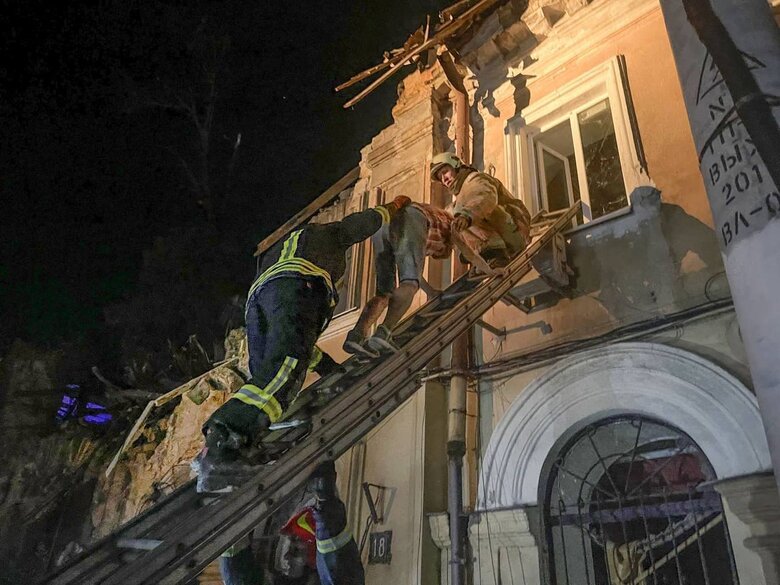 Удар по Одессе: 1 погибший, 22 человека получили ранения, в том числе 4 детей 01