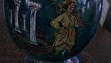 памятник яйцо