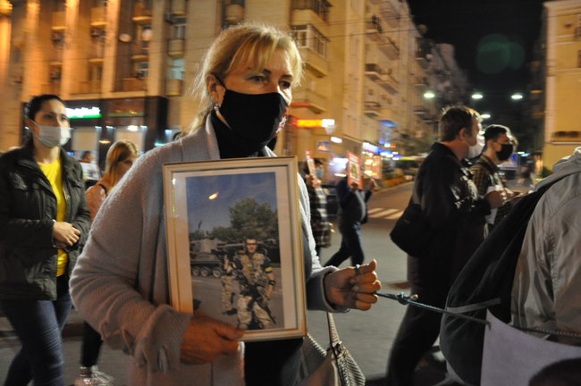 Свободу вязням Кремля: у Києві відбувається акція на підтримку полонених та безвісти зниклих українців 16