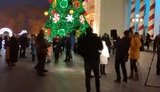 "Может, кто не поймет, что тут зеки празднуют", - в Одессе новогоднюю елку открывали под блатной шансон. ВИДЕО