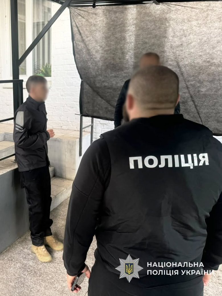 На Чернігівщині судмедексперта та працівницю лікарні викрили на хабарі за фіктивну експертизу