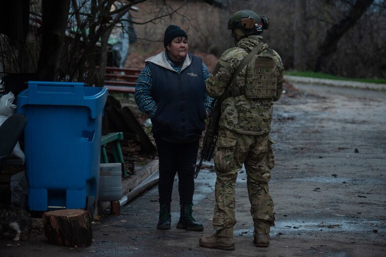 Российские снаряды и ракеты уничтожают Соледар в Донецкой области. Гражданские выживают без воды, света и газа 13 Российские снаряды и ракеты уничтожают Соледар в Донецкой области. Гражданские выживают без воды, света и газа 13