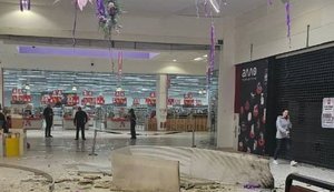 РФ атаковала ТЦ на Одесчине: возник пожар. ФОТОрепортаж