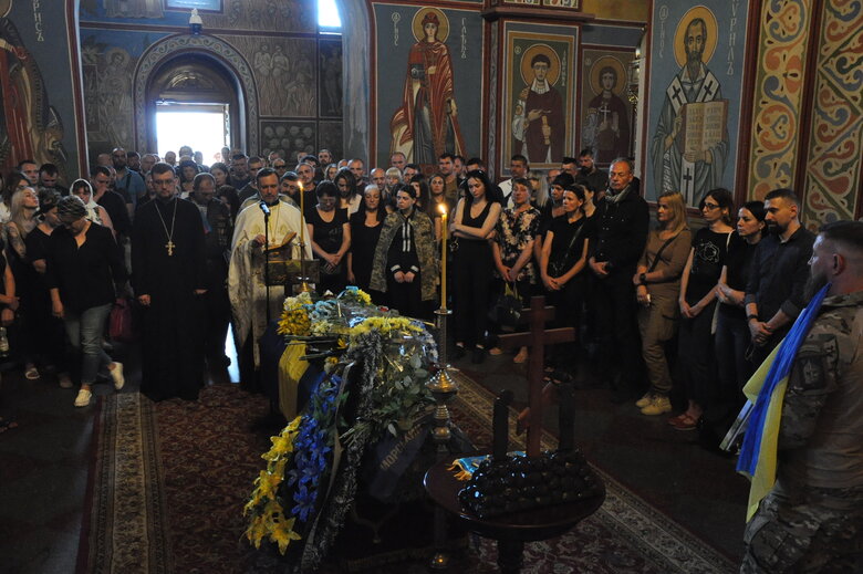 З телеведучим та військовим Карімом Гуламовим, який загинув у бою з російськими окупантами, попрощались у Києві 41