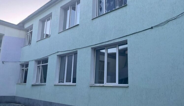 Вночі та вранці ворог тероризував Нікопольщину: пошкоджено дитячий садок, школу, церкву. ФОТОрепортаж