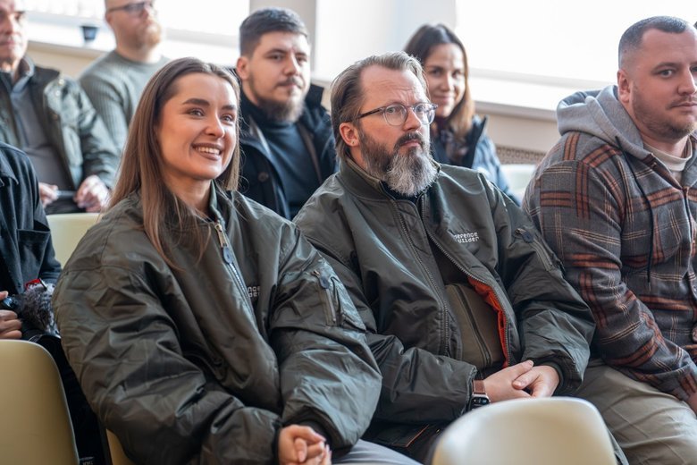 Акселератор Defence Builder, Яна Шквароввська (ліворуч)