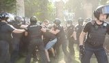 "Рейвах-прайд" ЛГБТ під Офісом Президента: затримання і застосування сльозогінного газу. ВІДЕО+ФОТОрепортаж