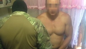 Двое вымогателей, требовавшие "дань" с бизнесменов, задержаны в Лозовой. ФОТО
