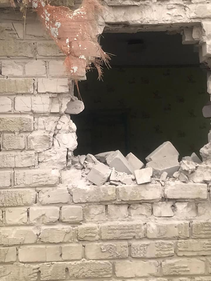Эвакуация детей и персонала из детского сада, попавшего под обстрел войск РФ в Станице Луганской 07