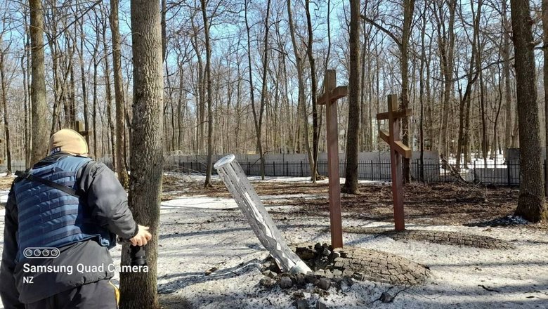 Від початку російського вторгнення унаслідок обстрілів пошкоджено девять цвинтарів та Меморіал жертвам тоталітаризму у Харкові 02 Від початку російського вторгнення унаслідок обстрілів пошкоджено девять цвинтарів та Меморіал жертвам тоталітаризму у Харкові 02