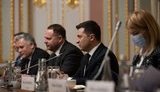 Зеленский о выполнении Минских соглашений: "Мы должны делать что-то, что может деоккупировать наши территории"