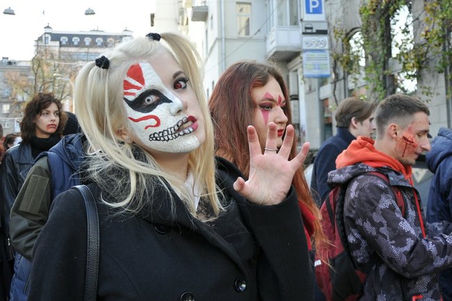 Парад зомби прошел в центре Киева 10