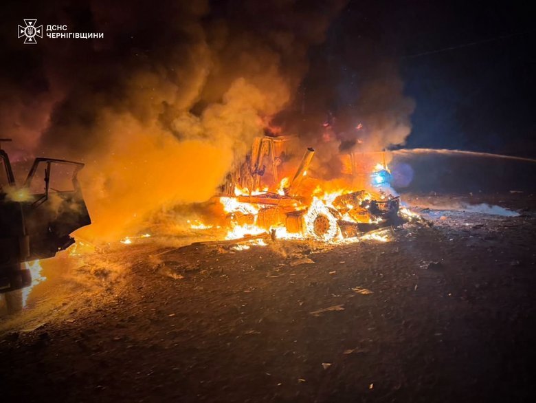 В Черниговской области из-за атак РФ возникли пожары в населенных пунктах