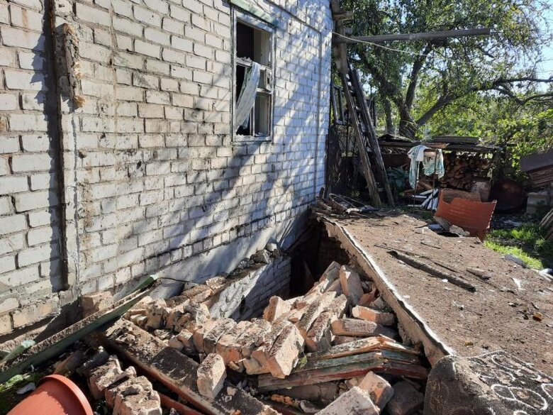 В Кременчугском районе от ракеты образовалась воронка 03