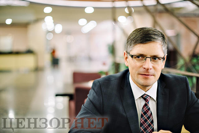 Досьє на кандидатів на пост голови Верховного Суду 03