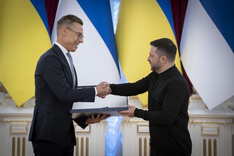Зеленский вручил орден президенту Финляндии