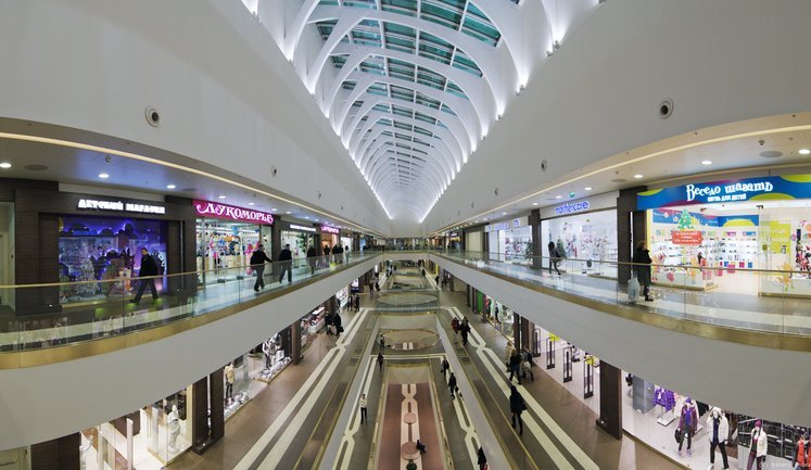 Торговельні, розважальні, "зашкварні": Що відбувається у столичних ТРЦ?