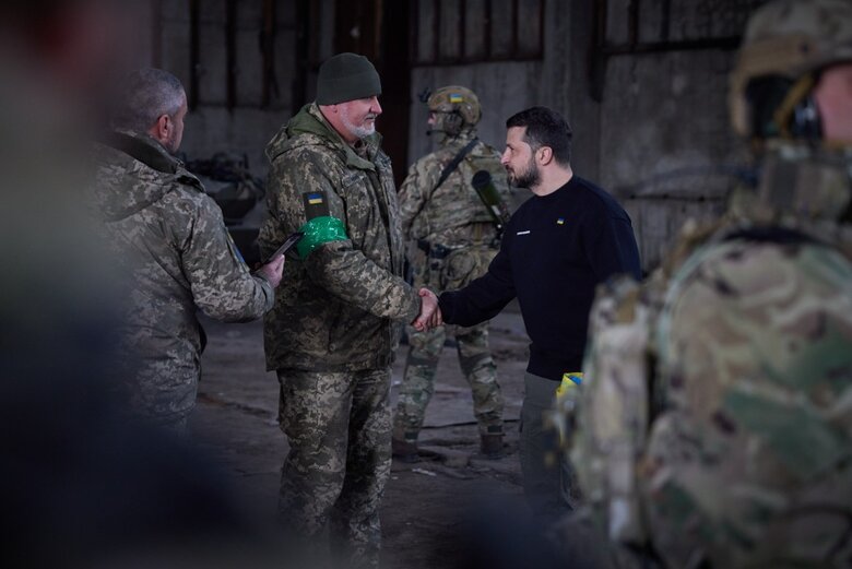 Зеленський відвідав передові позиції ЗСУ на Бахмутському напрямку 03