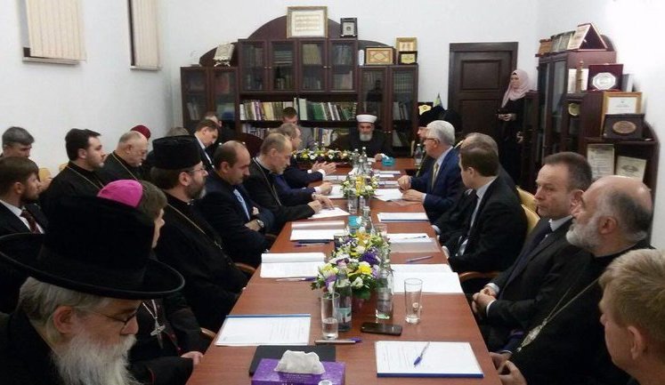 Всеукраїнська Рада Церков звернулася до глав світових конфесій із проханням про сприяння у звільненні заручників, - Тандіт. ФОТОрепортаж