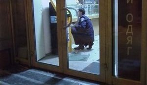 В столичном универмаге стреляли по продавщицам. ФОТОрепортаж