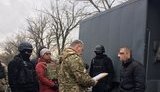 Наемники РФ в ОРДО передали 13 заключенных, - Денисова. ФОТОрепортаж