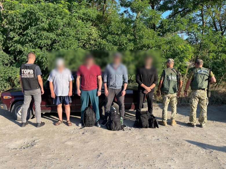 Organisers of illegal transport of draft dodgers detained in Vinnytsia region