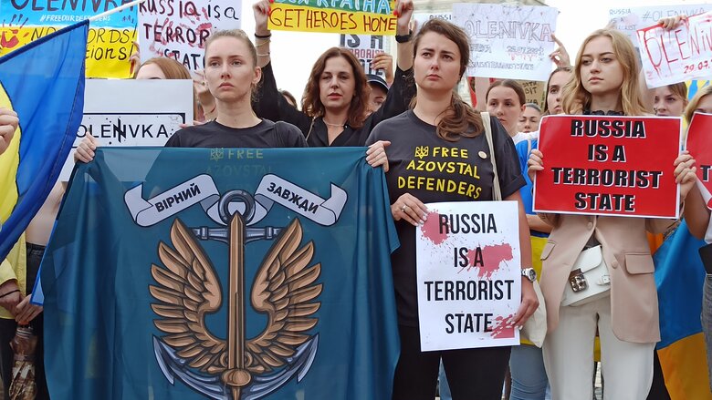 Акция Оленовка - новый Освенцим, организованная родственниками пленных защитников Азовстали, прошла в центре Киева 60
