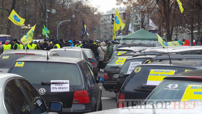 A car is not a luxury - down with excise tax! – Kyiv’s Hrushevskoho Str. blocked by protesting users of foreign-registered cars 10