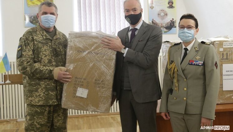 Франция передала Медсилам ВСУ три кислородных концентратора. ФОТО