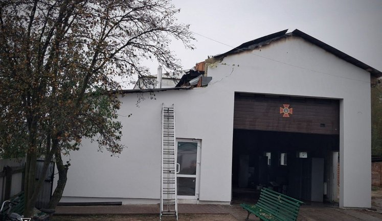 Shelling of Chernihiv region: railway infrastructure and energy facility attacked in Nizhyn, oil depot in Pryluky, and fire station in Semenivka. Fires raged. PHOTOS