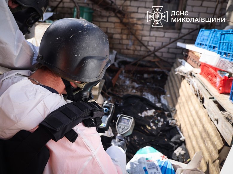 A house caught fire in Mykolaiv after the UAV attack: the ammunition was seized.