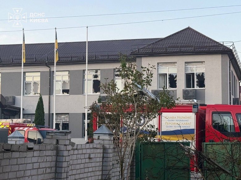 Ранкова атака на Київ: дрони йшли кількома хвилями, є пошкодження