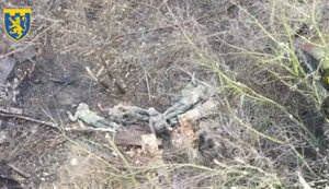 8 окупантів вийшли з підвалу та здалися у полон нашим тероборонівцям на Сумщині. ВIДЕО