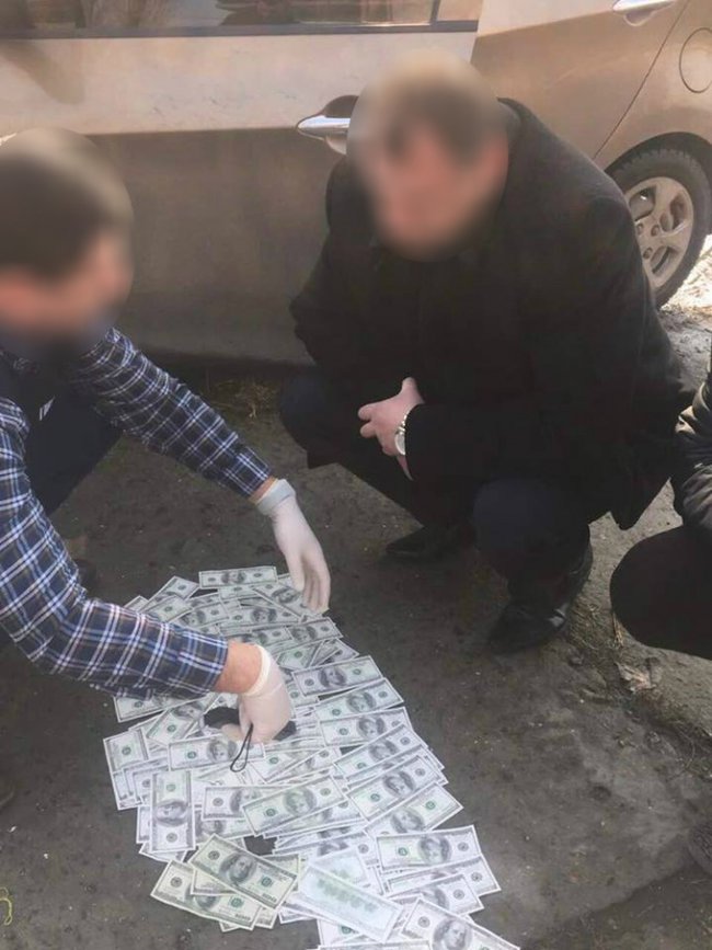 Менеджера одесского филиала "Укрзализныци" задержали на взятке 02