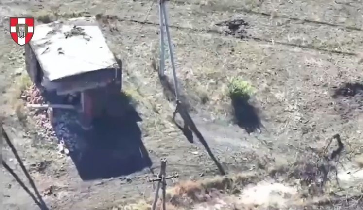 Russians failed to spot Ukrainian hexacopter which dropped TM-62 anti-tank mines on their hideout. VIDEO