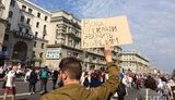 Білорус на протесті звернувся до Путіна: "Вово, припини телефонувати колишнім". ФОТО