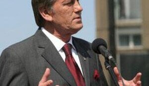 ВИКТОР ЮЩЕНКО: &amp;quot;НЕ НУЖНО СТРЕЛЯТЬ ПО ПАРЛАМЕНТУ. ЕСТЬ ЖЕ ВЫБОРЫ.&amp;quot; (НГ)
