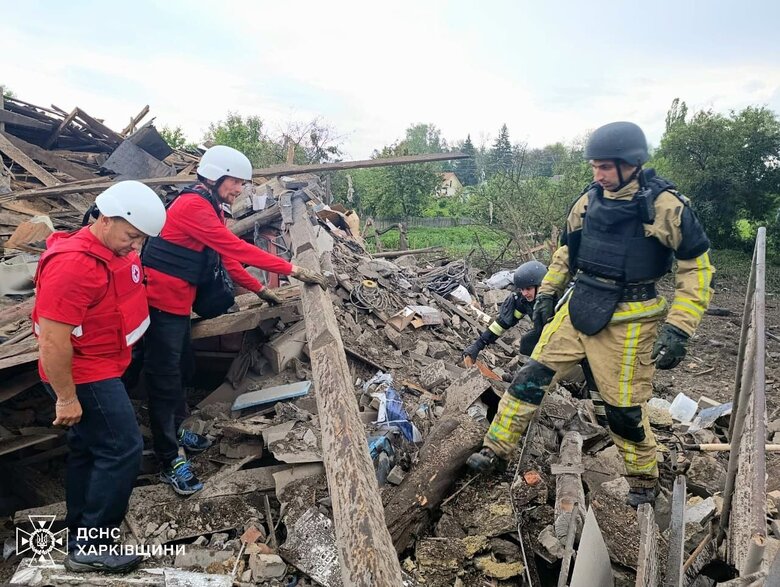 Ліквідація наслідків російського обстрілу Золочева
