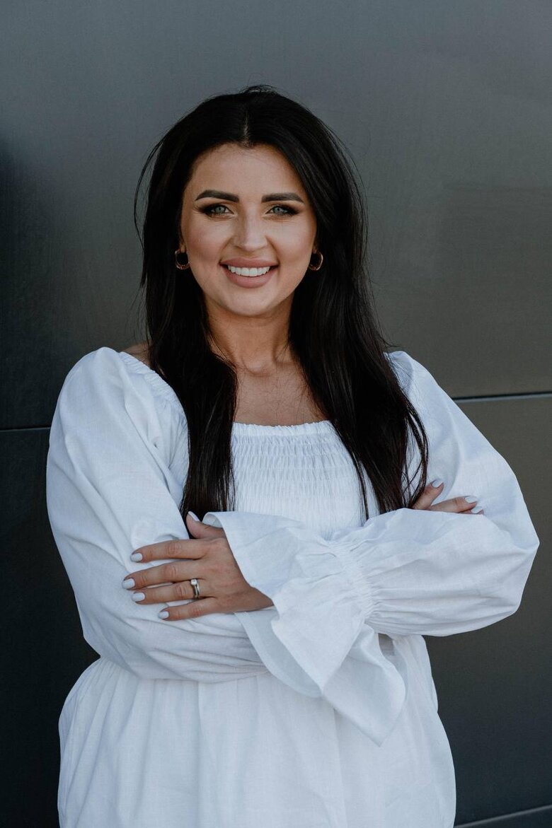 Військова капеланка Катерина Семенюк: Одна жінка з Ізюму розповідала, що було під час окупації, і казала: Я не вірю, що таке може зробити навіть маніяк. Це робили самі демони 09