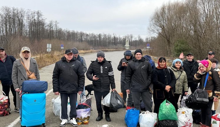 Україна передала Росії 30 цивільних громадян РФ. ФОТОрепортаж