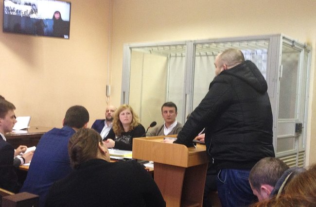 Завотдела Киевского бюро судмедэкспертизы - любитель Путина Валиахметов, показывающий сговорчивость во многих резонансных делах, - журналистка Двали 01