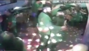 Владыка проверяет прихожанок на устойчивость к соблазну, церковный казначей начинает драку, ему помогает иподиакон, - клирики УАПЦ отдыхают в ночном клубе. ВИДЕО