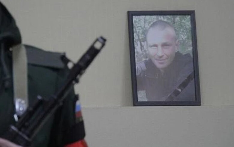 В Росії поховали з почестями вагнерівеця, який забив до смерті свою матір, - росЗМІ 01