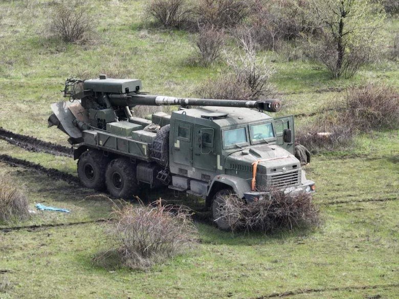 Наприкінці лютого розробникам Богдани надійшло розпорядження знищити її, аби вона не дісталася ворогу, але САУ вдалося врятувати та передати ЗСУ, - Пашинський 05